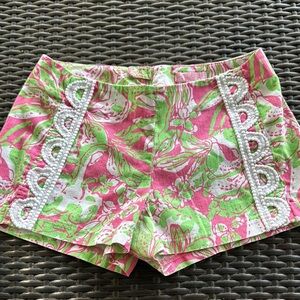 Lilly Pulitzer Women's Pink and Green Floral Shorts Size 2